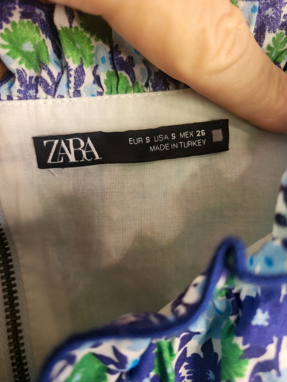 Zara dainty ditsy floral puff sleeve Milkmaid crop. Blue, green, purple. Small - Picture 6 of 16
